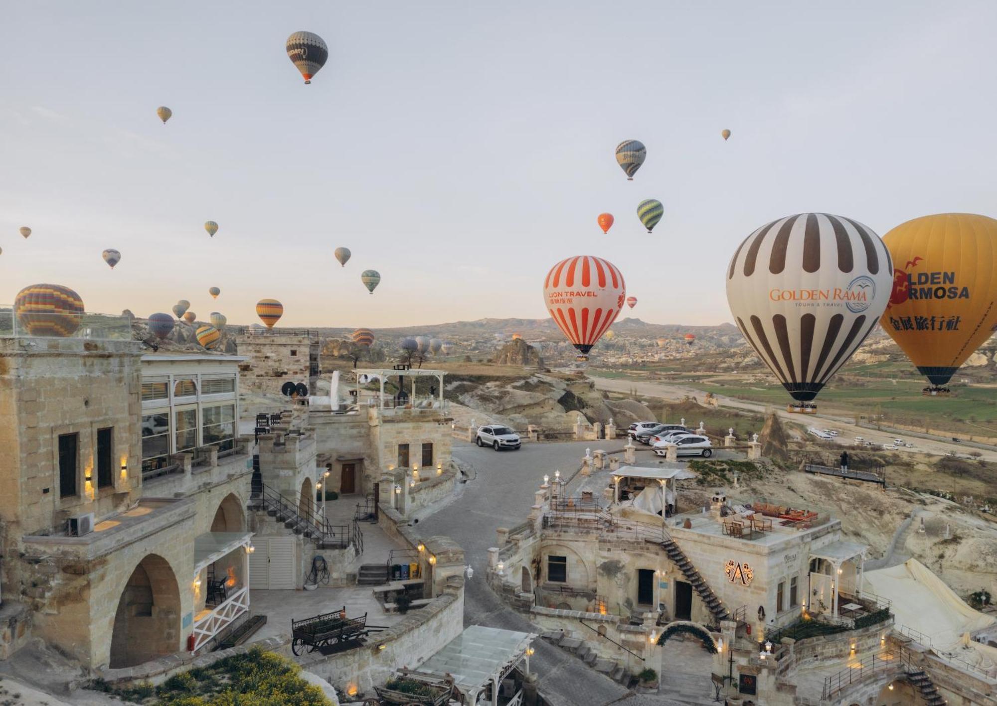 Azure Cave Suites - Cappadocia Гореме Экстерьер фото